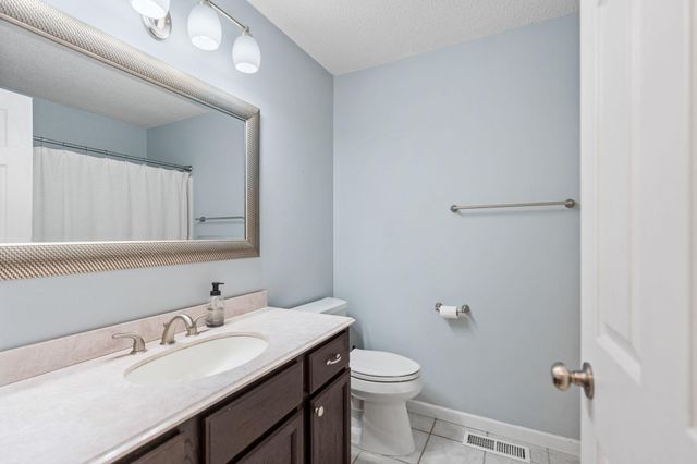 587 Mariner Way, Woodbury, MN 55129