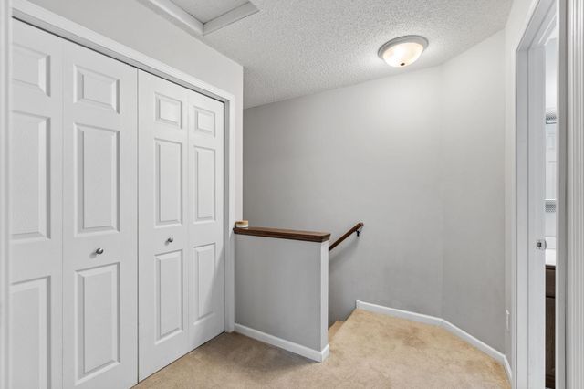 587 Mariner Way, Woodbury, MN 55129