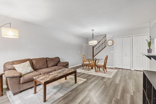 587 Mariner Way, Woodbury, MN 55129