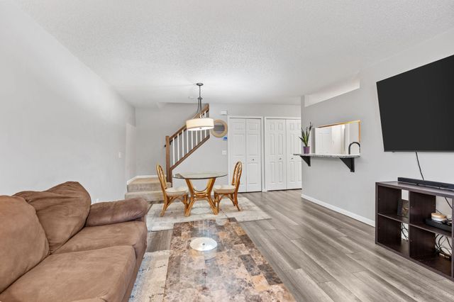 587 Mariner Way, Woodbury, MN 55129