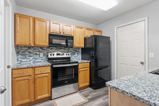 587 Mariner Way, Woodbury, MN 55129