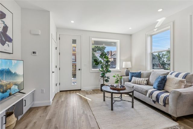 237 N Aiken Ave, East Liberty, PA 15206