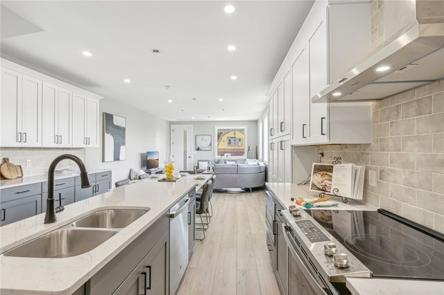 237 N Aiken Ave, East Liberty, PA 15206