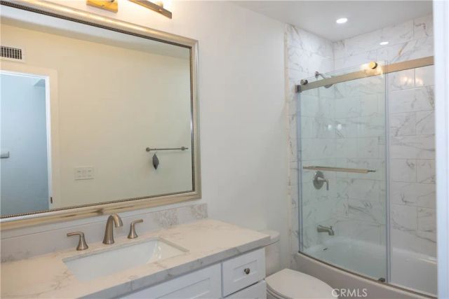 1907 W Wakeham Place, Santa Ana, CA 92704