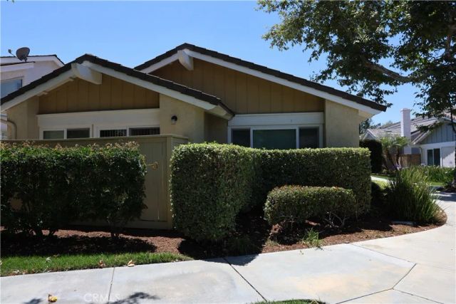 1907 W Wakeham Place, Santa Ana, CA 92704