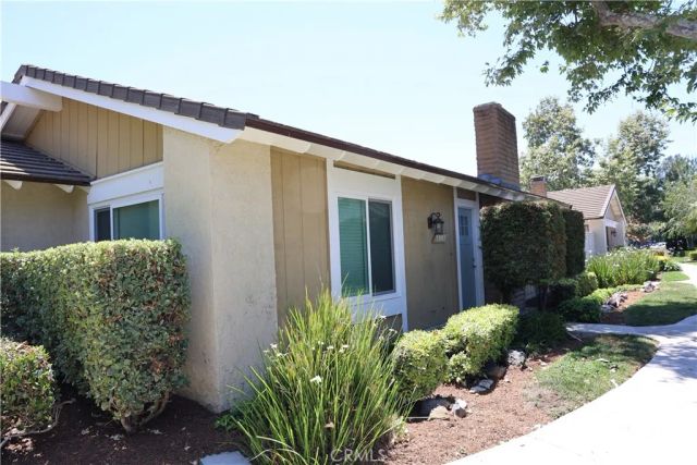 1907 W Wakeham Place, Santa Ana, CA 92704