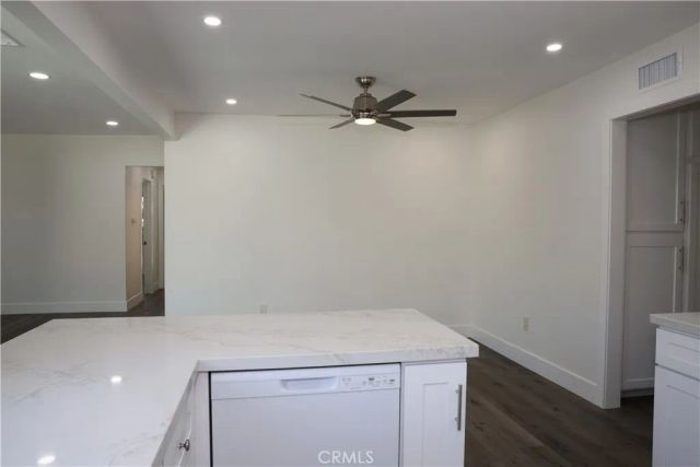 1907 W Wakeham Place, Santa Ana, CA 92704