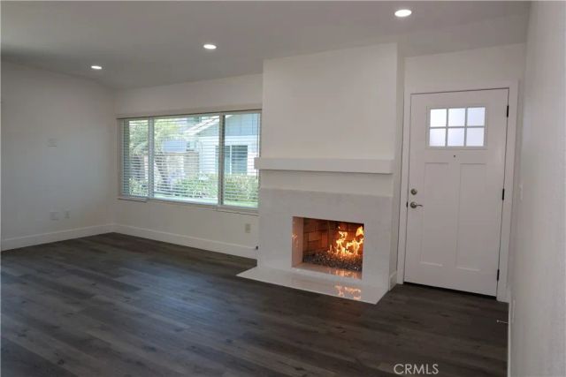 1907 W Wakeham Place, Santa Ana, CA 92704