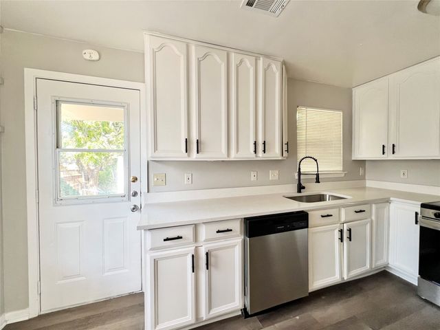 1607 Herschel Street, Arlington, TX 76010