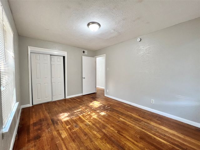 1607 Herschel Street, Arlington, TX 76010