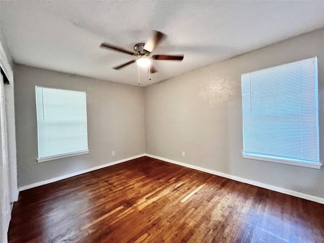 1607 Herschel Street, Arlington, TX 76010