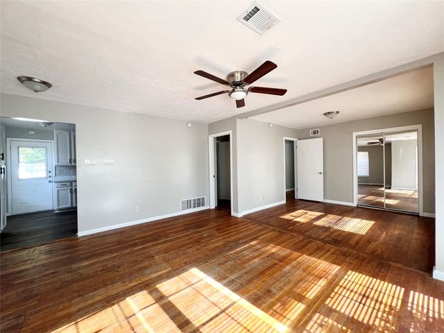 1607 Herschel Street, Arlington, TX 76010