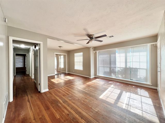 1607 Herschel Street, Arlington, TX 76010