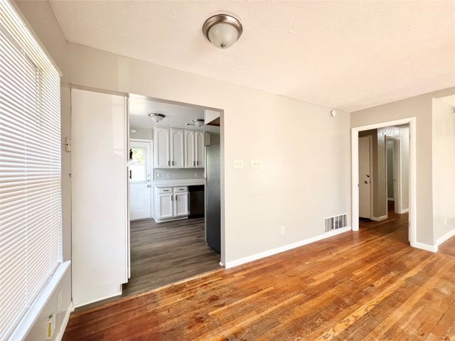 1607 Herschel Street, Arlington, TX 76010
