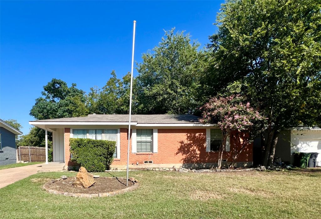 1607 Herschel Street, Arlington, TX 76010