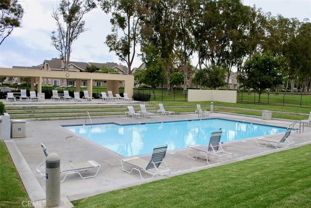12 Hollowglen, Irvine, CA 92604