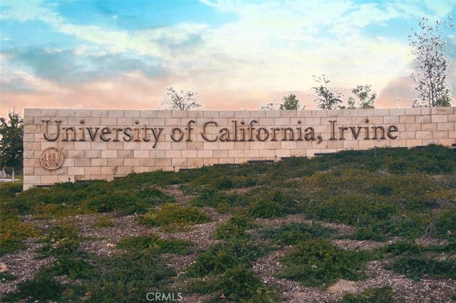 12 Hollowglen, Irvine, CA 92604