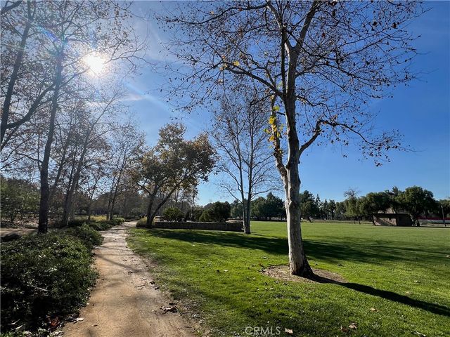 12 Hollowglen, Irvine, CA 92604