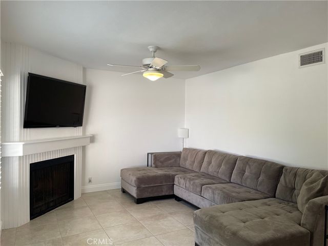 12 Hollowglen, Irvine, CA 92604