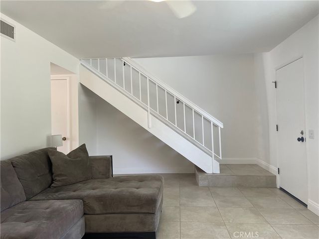 12 Hollowglen, Irvine, CA 92604