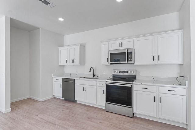 43 Pivot Rock Road, Eureka Springs, AR 72632