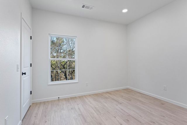 43 Pivot Rock Road, Eureka Springs, AR 72632