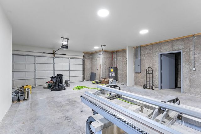 43 Pivot Rock Road, Eureka Springs, AR 72632