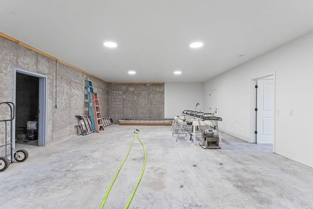 43 Pivot Rock Road, Eureka Springs, AR 72632