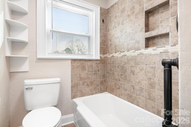 264 E Mcneely Avenue, Mooresville, NC 28115