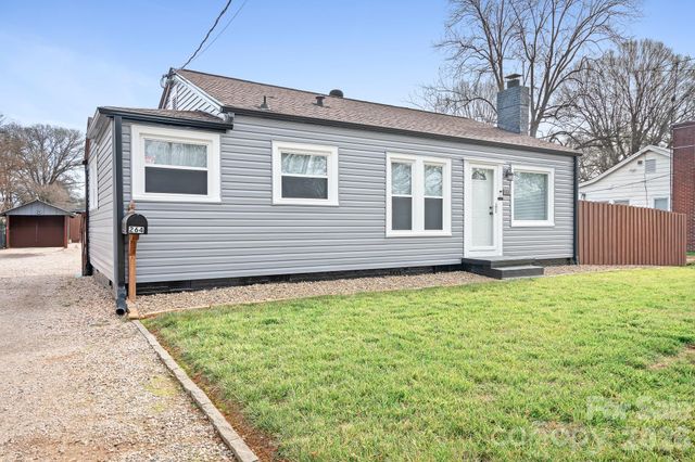 264 E Mcneely Avenue, Mooresville, NC 28115