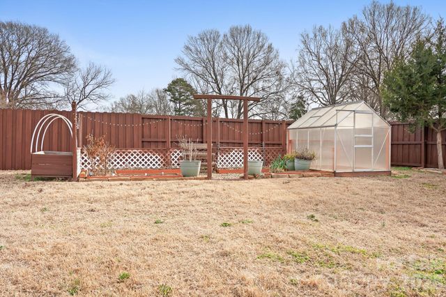 264 E Mcneely Avenue, Mooresville, NC 28115