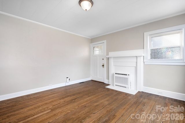 264 E Mcneely Avenue, Mooresville, NC 28115