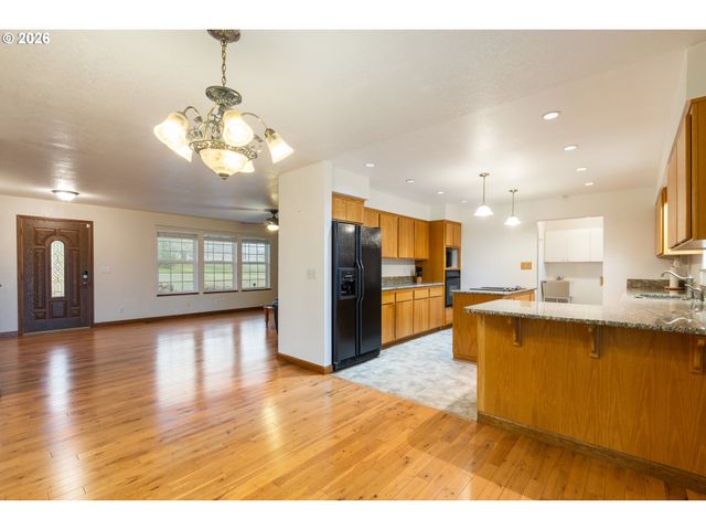 1720 ELGAROSE Rd, Roseburg, OR 97471