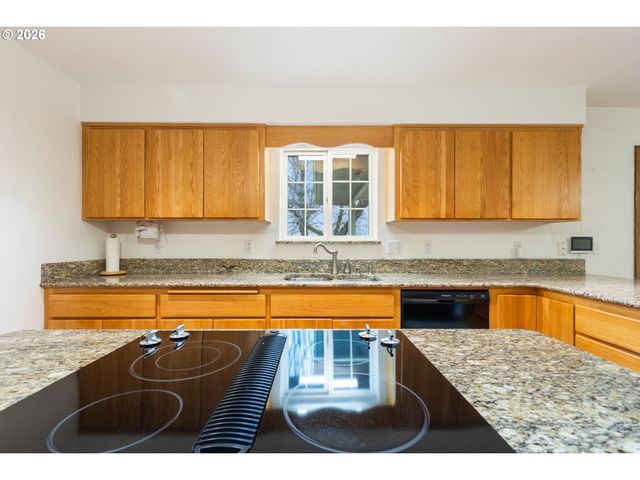 1720 ELGAROSE Rd, Roseburg, OR 97471