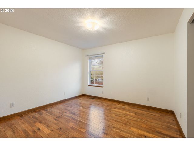 1720 ELGAROSE Rd, Roseburg, OR 97471