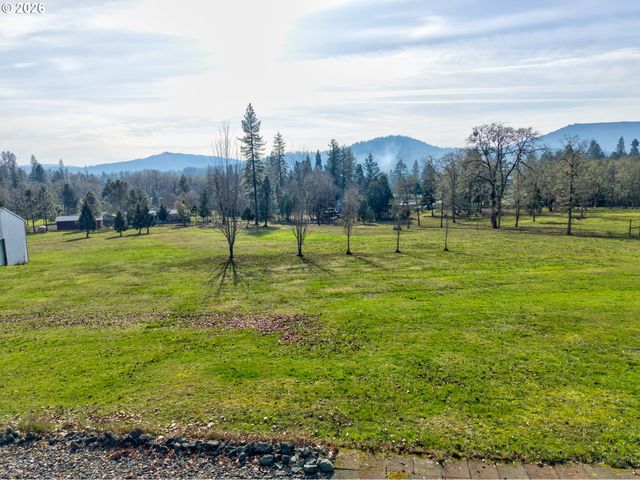 1720 ELGAROSE Rd, Roseburg, OR 97471