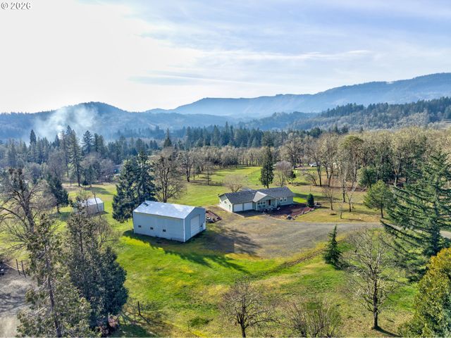 1720 ELGAROSE Rd, Roseburg, OR 97471