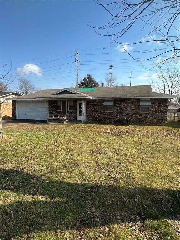 903 White Road, Springdale, AR 72762