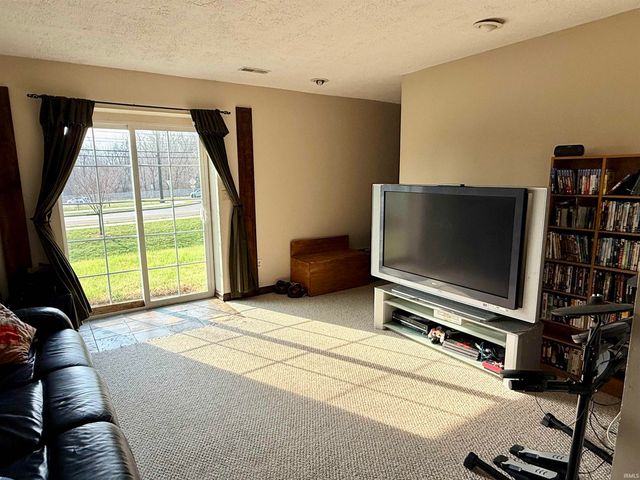 2737 S Pine Meadows Drive, Bloomington, IN 47403