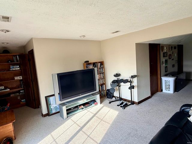 2737 S Pine Meadows Drive, Bloomington, IN 47403