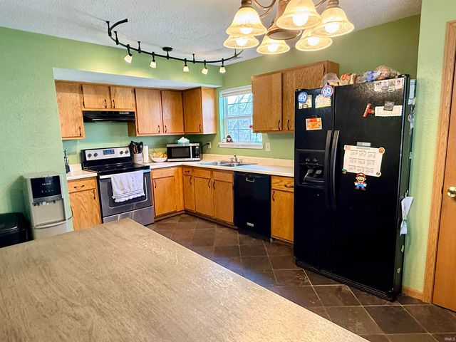 2737 S Pine Meadows Drive, Bloomington, IN 47403