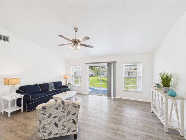 8135 100th Avenue, Vero Beach, FL 32967