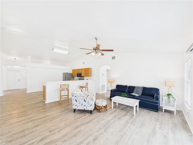 8135 100th Avenue, Vero Beach, FL 32967