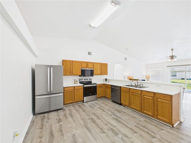 8135 100th Avenue, Vero Beach, FL 32967