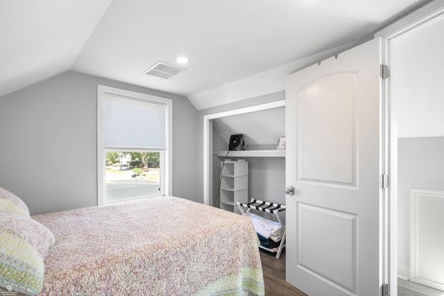 22640 Wildwood Street, Saint Clair Shores, MI 48081