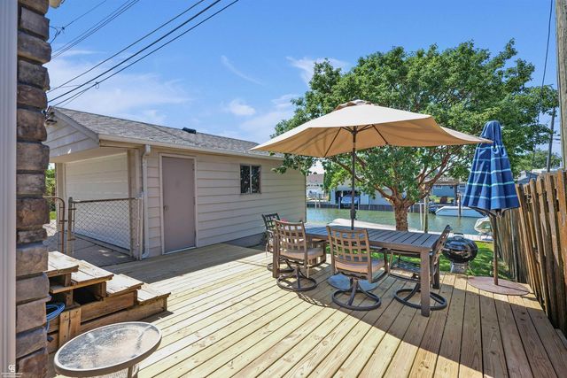 22640 Wildwood Street, Saint Clair Shores, MI 48081