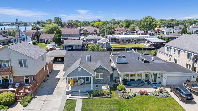 22640 Wildwood Street, Saint Clair Shores, MI 48081