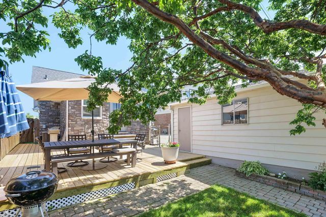 22640 Wildwood Street, Saint Clair Shores, MI 48081