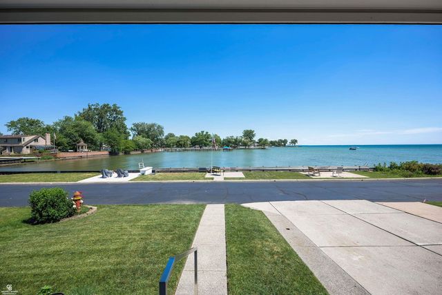 22640 Wildwood Street, Saint Clair Shores, MI 48081