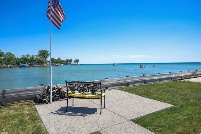 22640 Wildwood Street, Saint Clair Shores, MI 48081